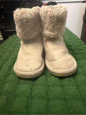 Cozy Silver Kids Winter Boots with Plush Cuff